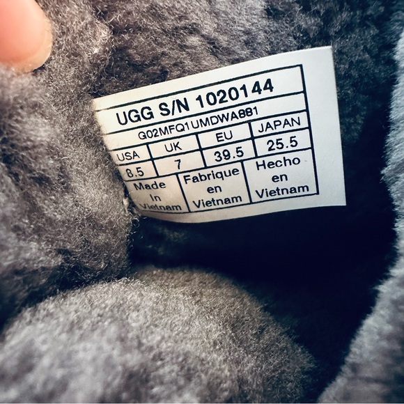 UGG Naiyah charcoal gray suede tie up shearling boots, size 8.5 - Picture 9 of 12